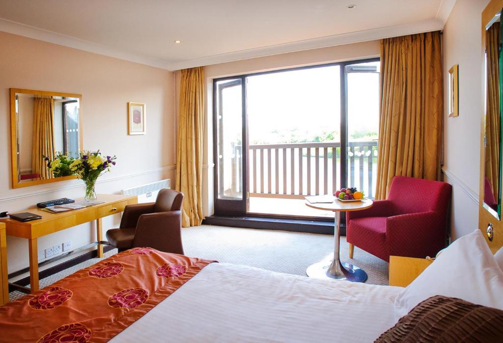 Reading Lake Hotel Екстер'єр фото