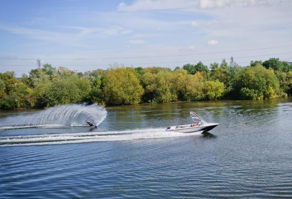 Reading Lake Hotel Екстер'єр фото